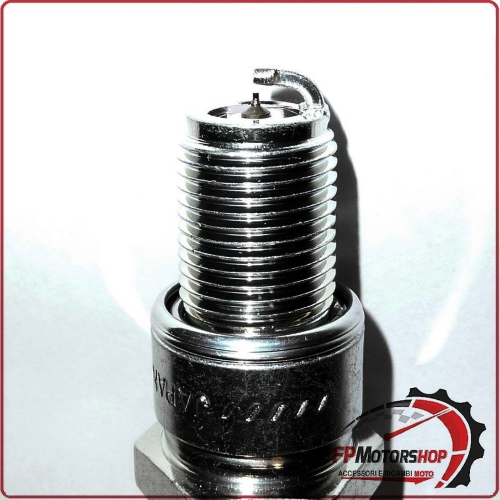 CANDELA NGK GR8DI 8 STOCK NR94975 PER PIAGGIO APE 50 2T E4 18-19